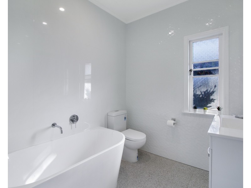 2304 Wynnum Road, Wynnum QLD 4178