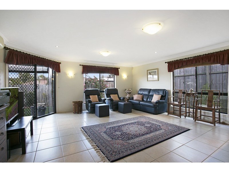 13 Angus Street, Sinnamon Park QLD 4073