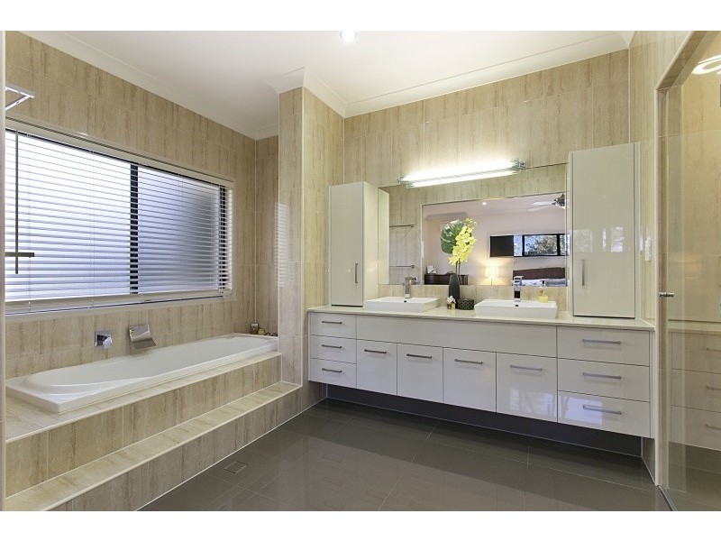 58 Gordon Circuit, Seventeen Mile Rocks QLD 4073