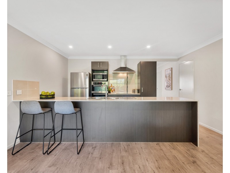 21B Charles Street, Birkdale QLD 4159