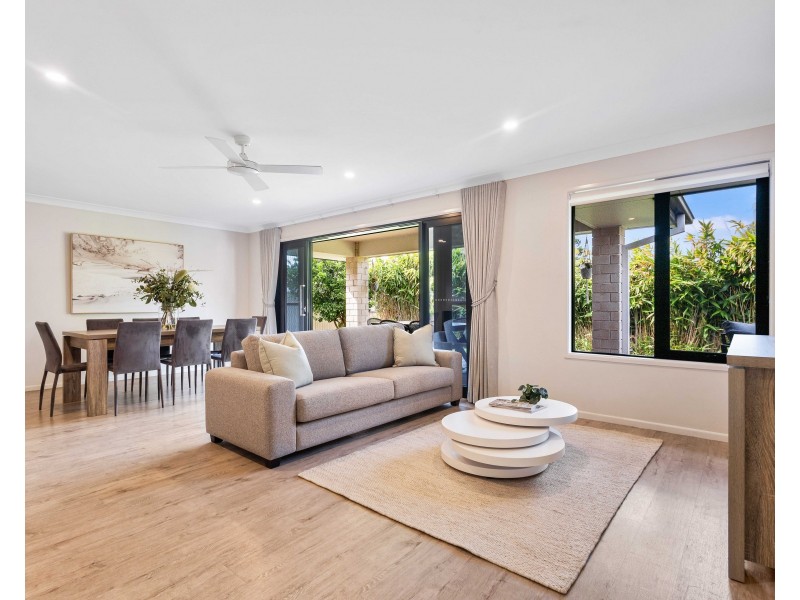 21B Charles Street, Birkdale QLD 4159