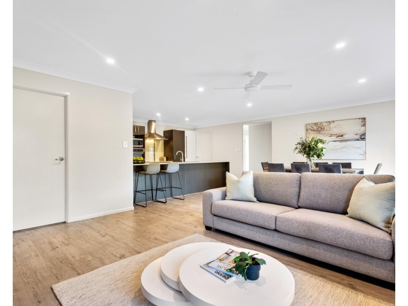 21B Charles Street, Birkdale QLD 4159