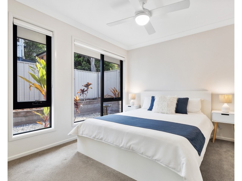 21B Charles Street, Birkdale QLD 4159