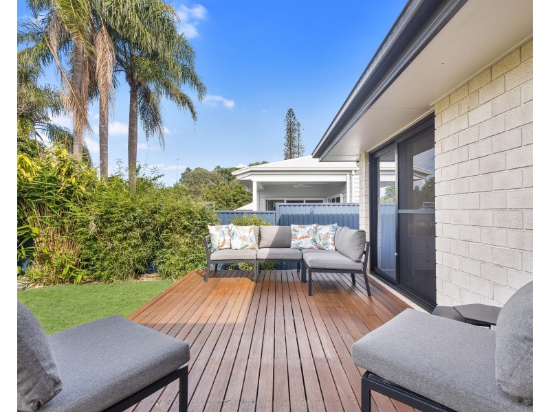 21B Charles Street, Birkdale QLD 4159