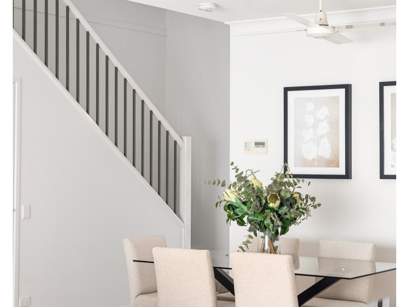 22 Augusta Crescent, Mount Ommaney QLD 4074