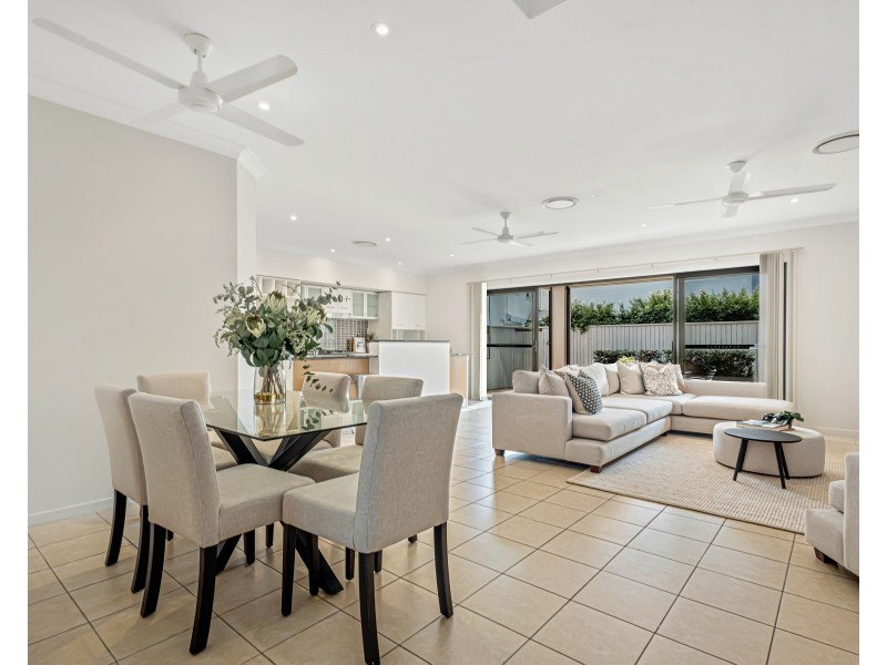 22 Augusta Crescent, Mount Ommaney QLD 4074