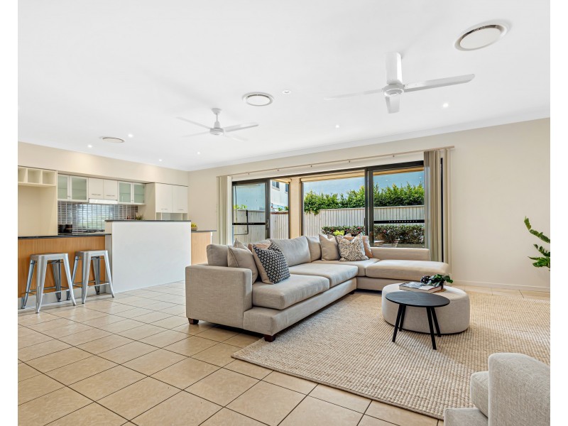 22 Augusta Crescent, Mount Ommaney QLD 4074