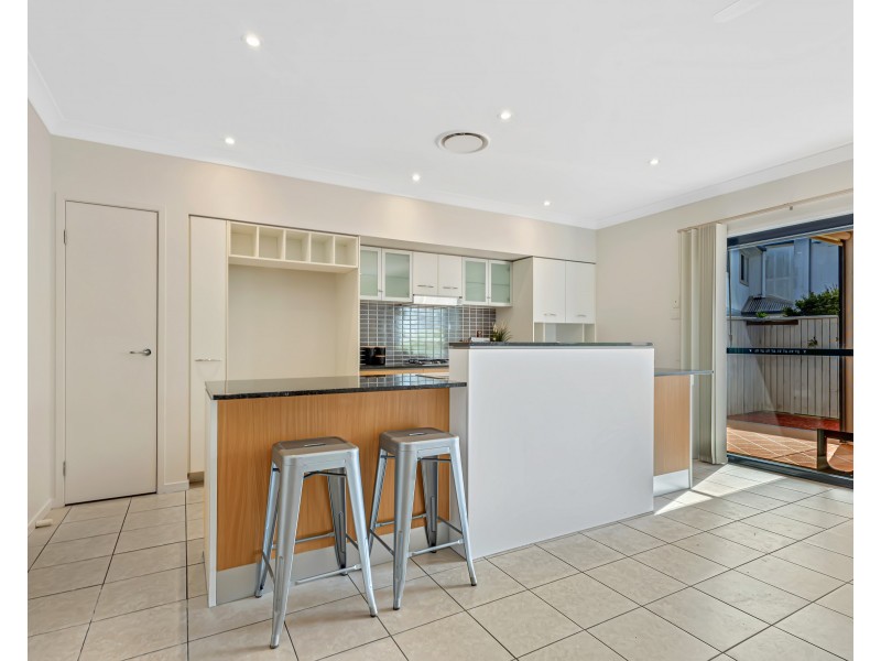 22 Augusta Crescent, Mount Ommaney QLD 4074