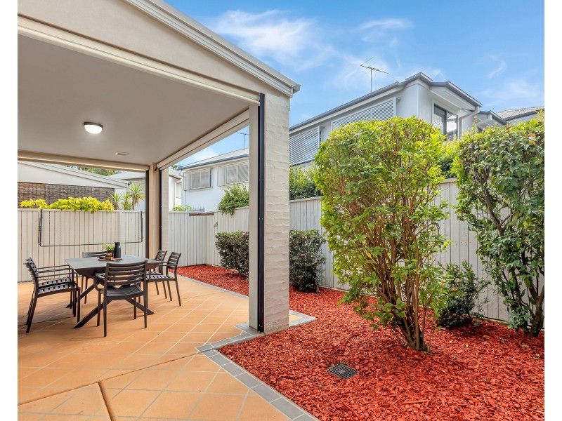 22 Augusta Crescent, Mount Ommaney QLD 4074