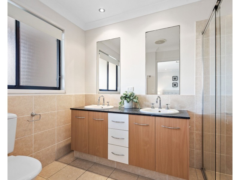 22 Augusta Crescent, Mount Ommaney QLD 4074