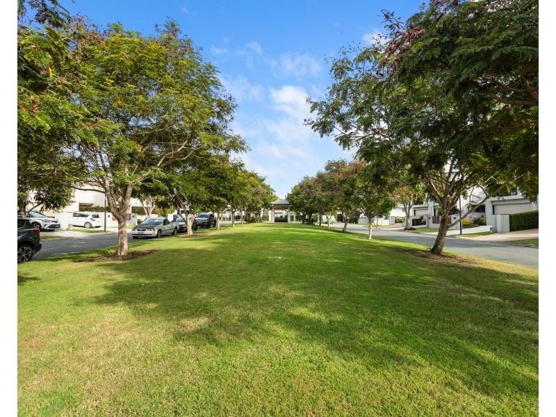 22 Augusta Crescent, Mount Ommaney QLD 4074