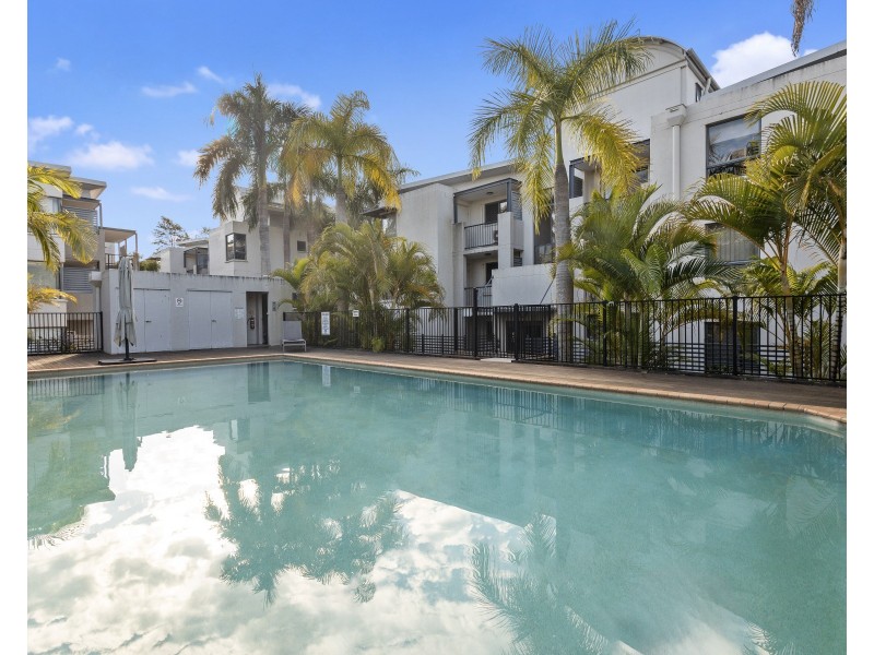 24/7 Landsborough Terrace, Toowong QLD 4066