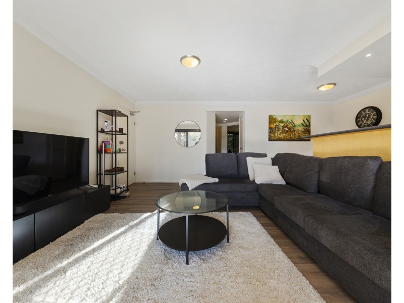 8/182 Carmody Road, St Lucia QLD 4067