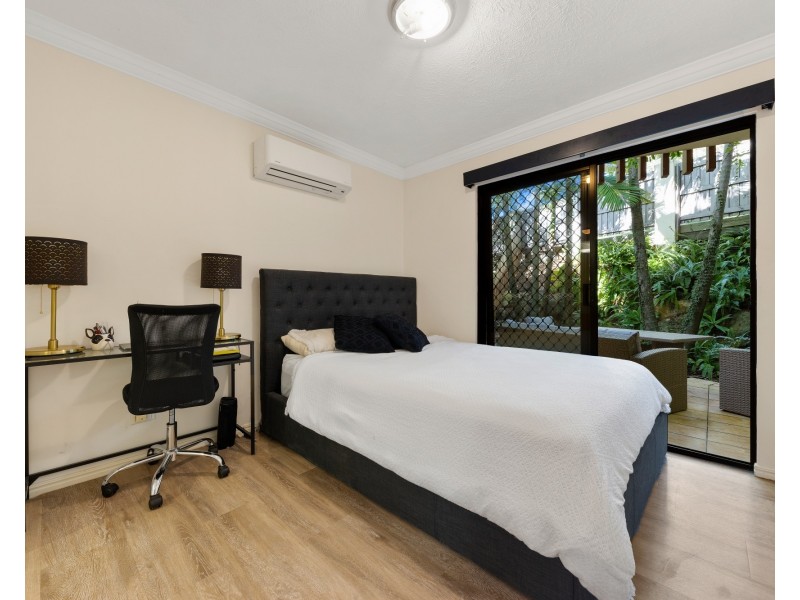 8/182 Carmody Road, St Lucia QLD 4067