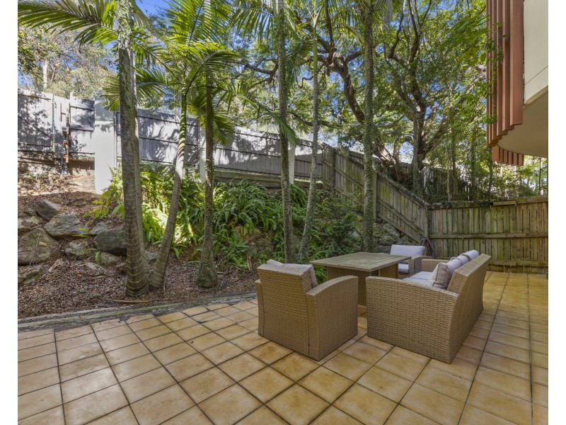 8/182 Carmody Road, St Lucia QLD 4067