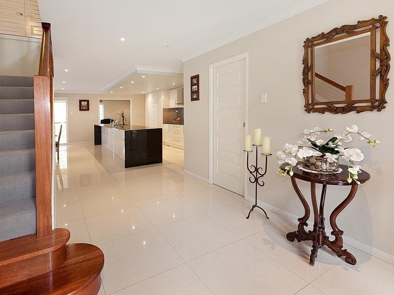 135 Gordon Circuit, Seventeen Mile Rocks QLD 4073