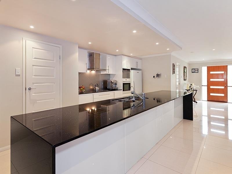 135 Gordon Circuit, Seventeen Mile Rocks QLD 4073