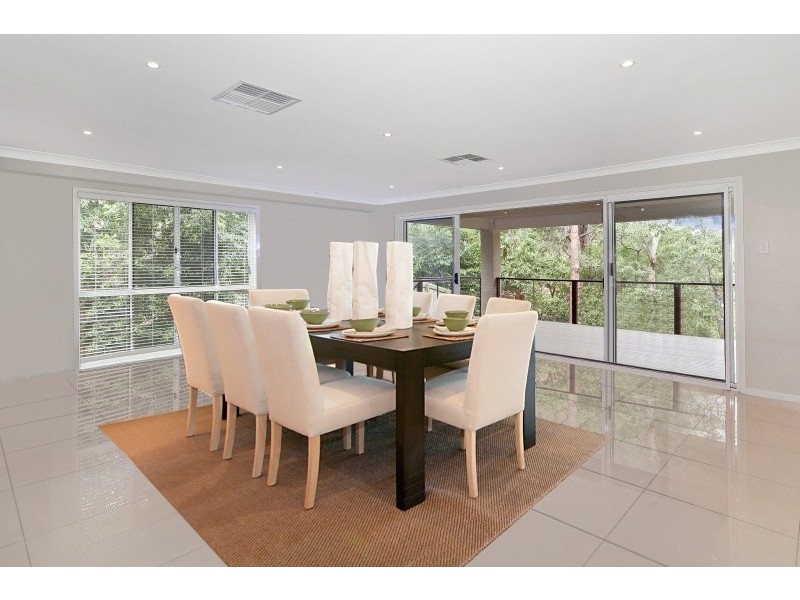 135 Gordon Circuit, Seventeen Mile Rocks QLD 4073