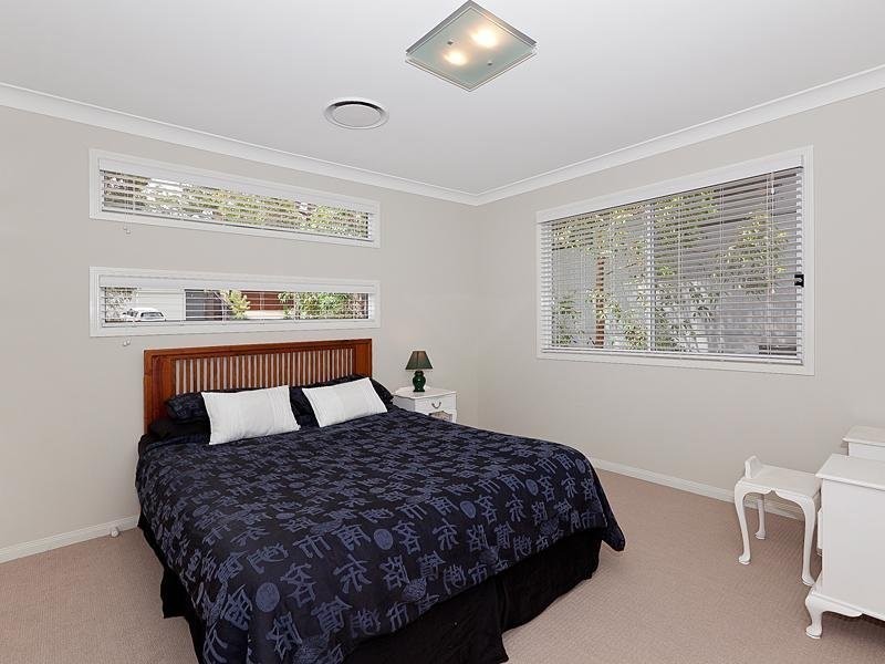 135 Gordon Circuit, Seventeen Mile Rocks QLD 4073