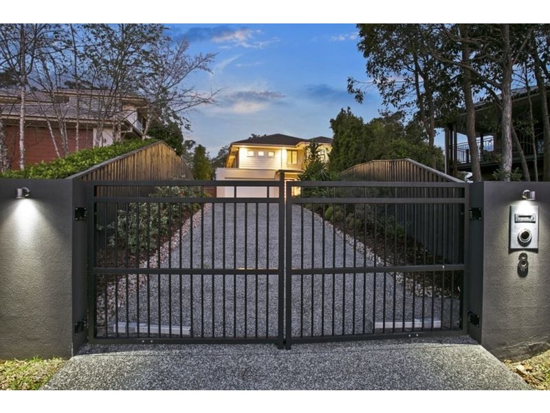 8 Pandorea Close, Seventeen Mile Rocks QLD 4073