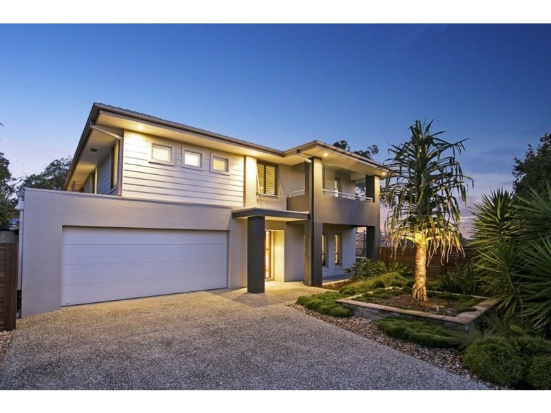 8 Pandorea Close, Seventeen Mile Rocks QLD 4073