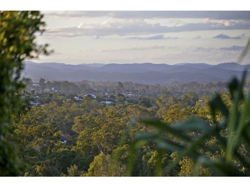 8 Pandorea Close, Seventeen Mile Rocks QLD 4073