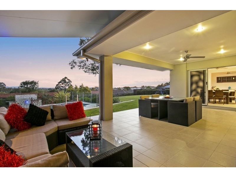 8 Pandorea Close, Seventeen Mile Rocks QLD 4073