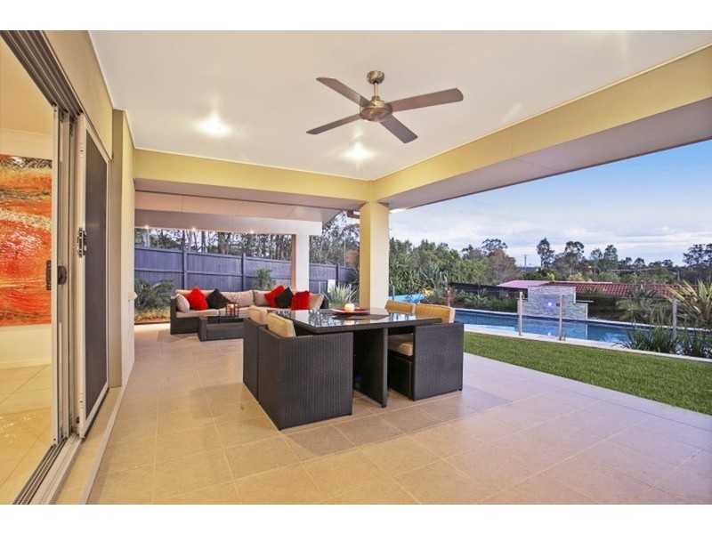 8 Pandorea Close, Seventeen Mile Rocks QLD 4073