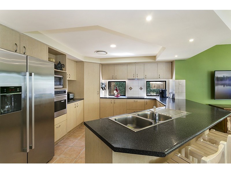 22 Barklya Crescent, Sinnamon Park QLD 4073