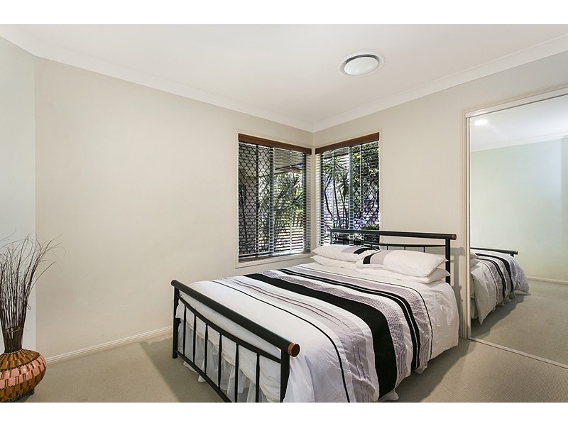 22 Barklya Crescent, Sinnamon Park QLD 4073