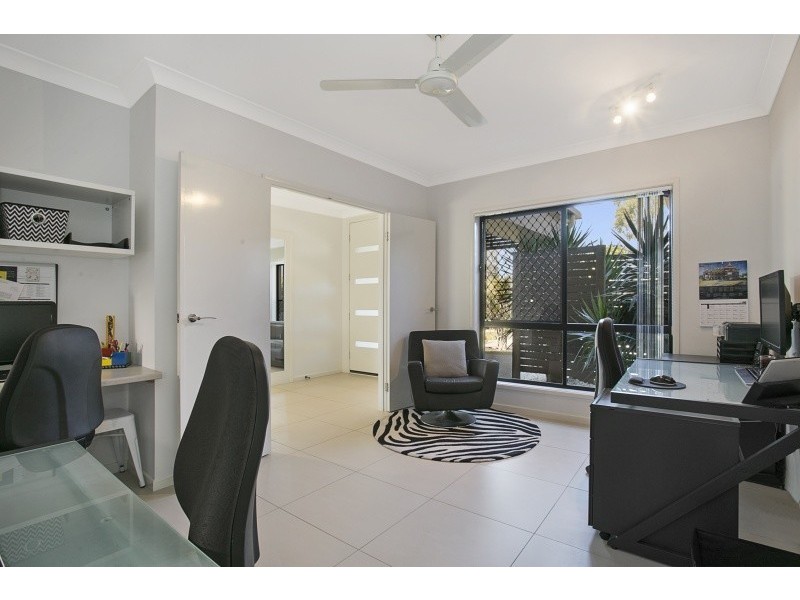 72 Edenbrooke Drive, Sinnamon Park QLD 4073