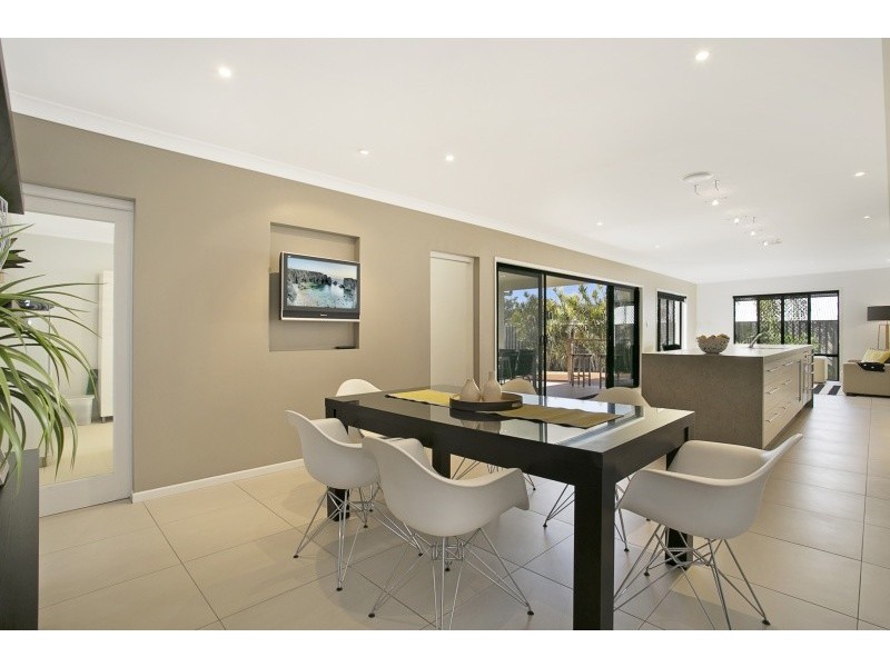 72 Edenbrooke Drive, Sinnamon Park QLD 4073