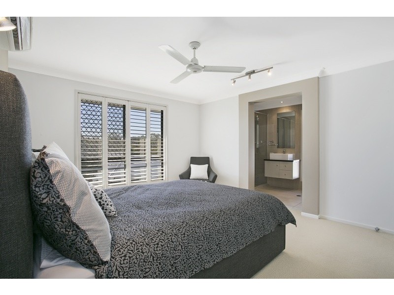 72 Edenbrooke Drive, Sinnamon Park QLD 4073