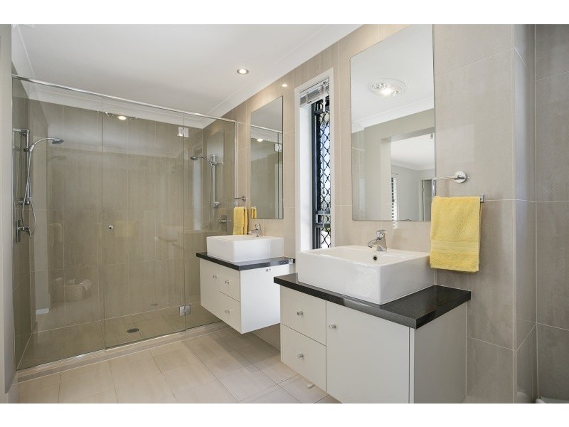 72 Edenbrooke Drive, Sinnamon Park QLD 4073