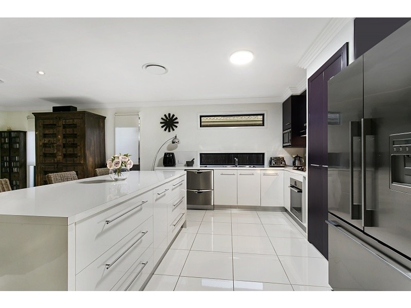 32 Eungella Terrace, Forest Lake QLD 4078