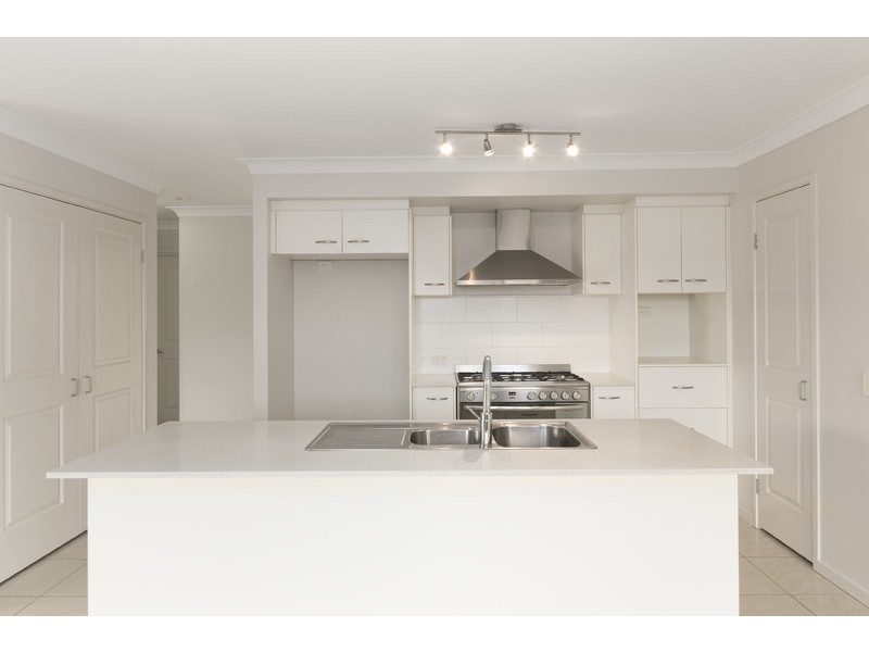 5 Goldenwood Crescent, Fernvale QLD 4306
