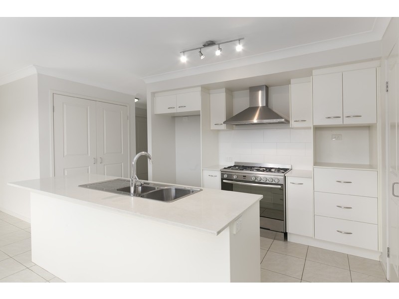 5 Goldenwood Crescent, Fernvale QLD 4306