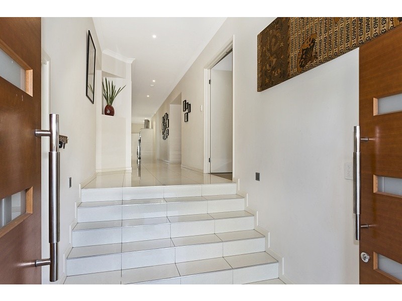 77 Gordon Circuit, Seventeen Mile Rocks QLD 4073