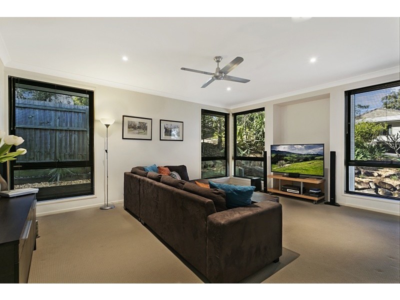 77 Gordon Circuit, Seventeen Mile Rocks QLD 4073