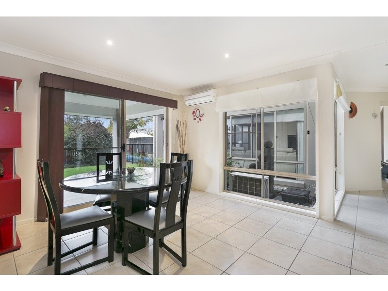 162 Edenbrooke Drive, Seventeen Mile Rocks QLD 4073