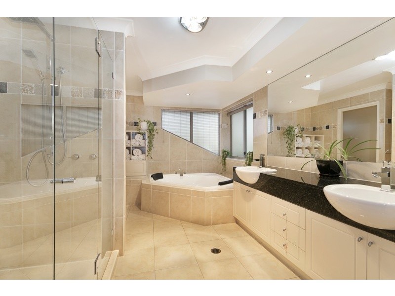 162 Edenbrooke Drive, Seventeen Mile Rocks QLD 4073