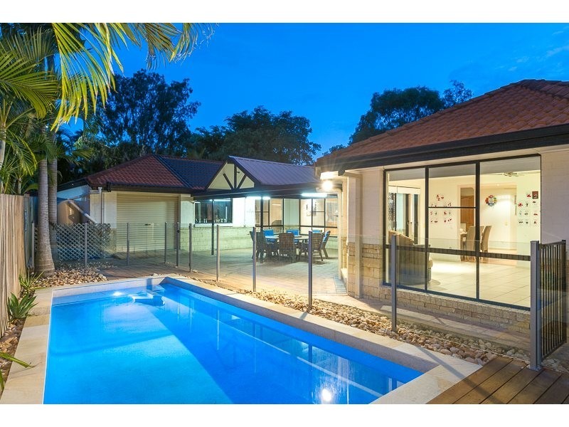 92 Avondale Road, Sinnamon Park QLD 4073