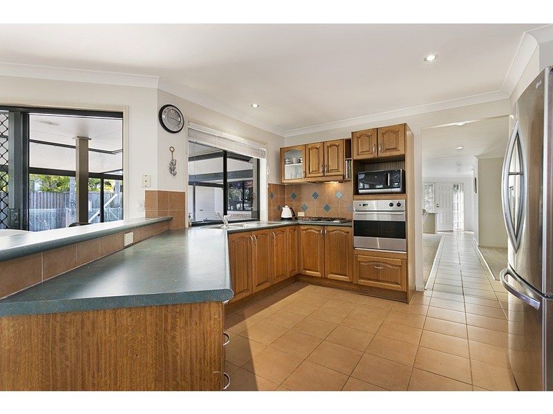 92 Avondale Road, Sinnamon Park QLD 4073