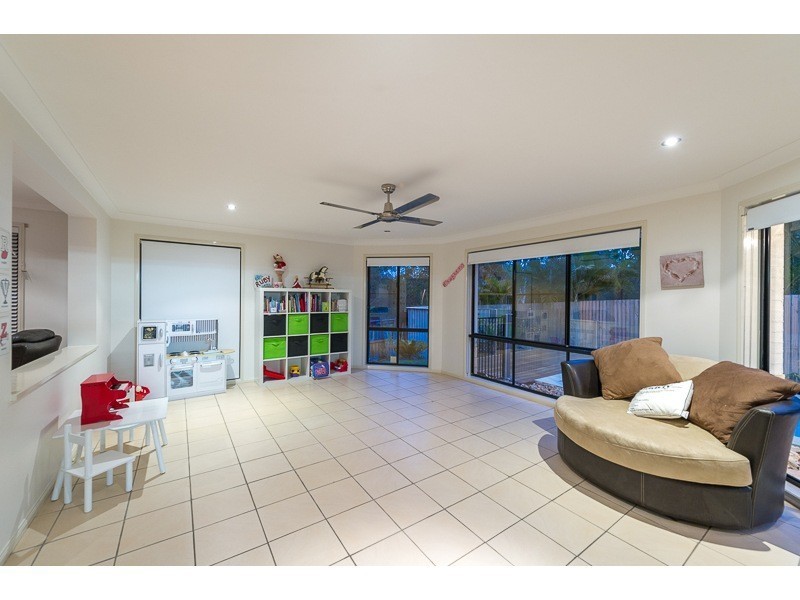 92 Avondale Road, Sinnamon Park QLD 4073