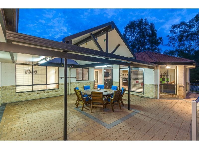 92 Avondale Road, Sinnamon Park QLD 4073