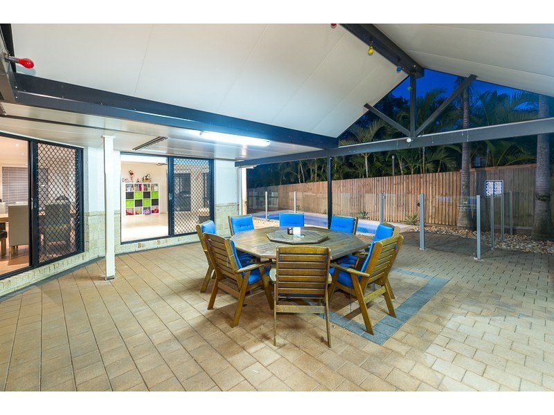 92 Avondale Road, Sinnamon Park QLD 4073