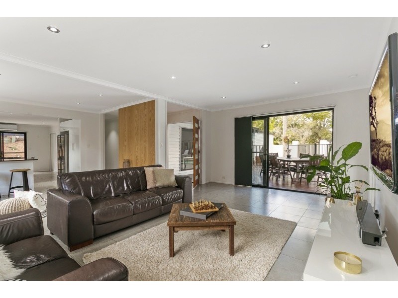 2 Roper Close, Westlake QLD 4074