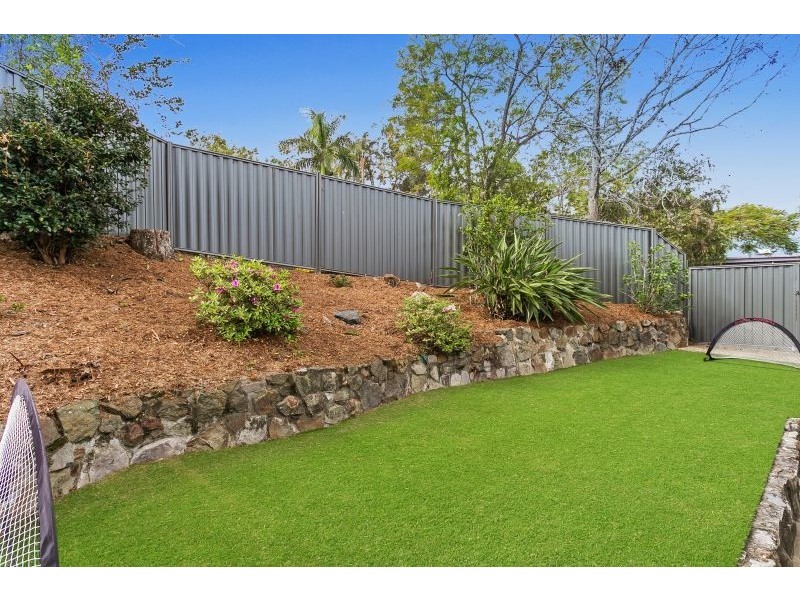 2 Roper Close, Westlake QLD 4074