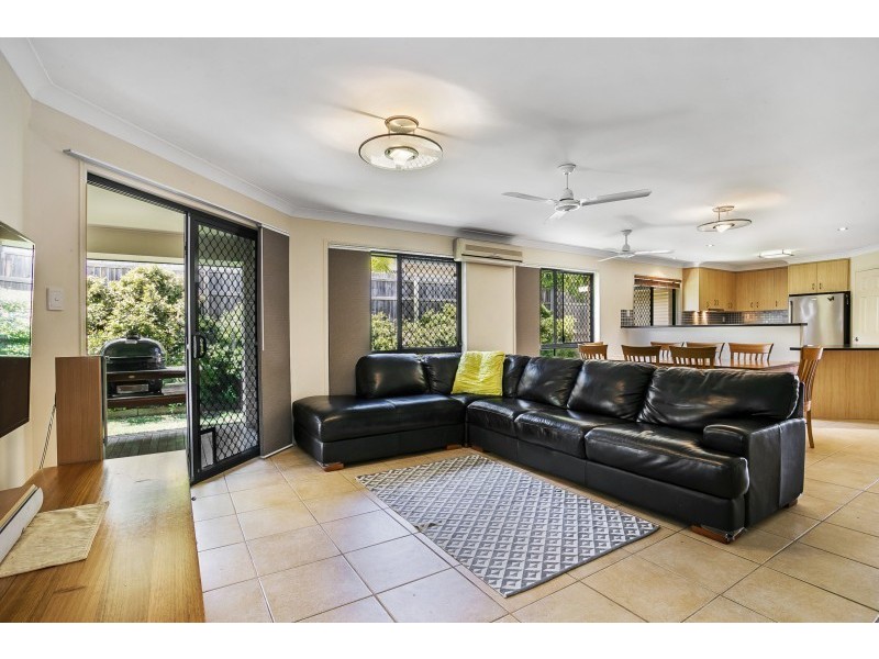67 Brookeside Crescent, Seventeen Mile Rocks QLD 4073