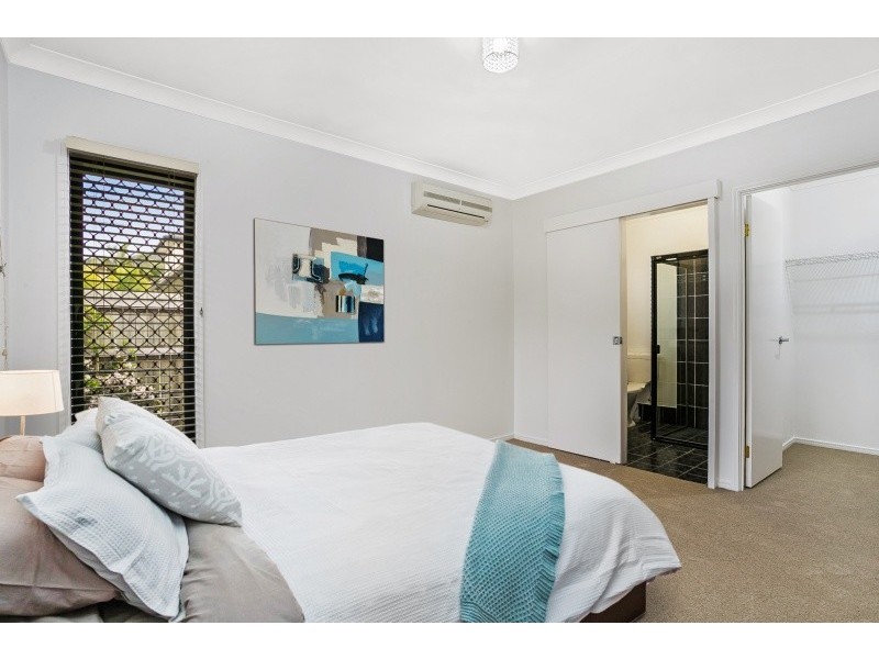 24 Gilberton Crescent, Forest Lake QLD 4078